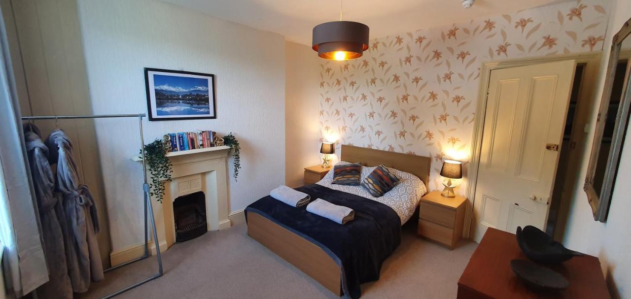 Large Mach Apartment At Pen Y Coed Hall Dolgellau Exteriör bild