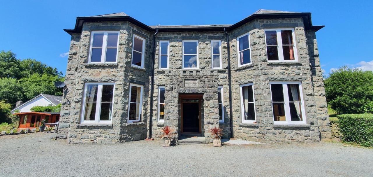 Large Mach Apartment At Pen Y Coed Hall Dolgellau Exteriör bild