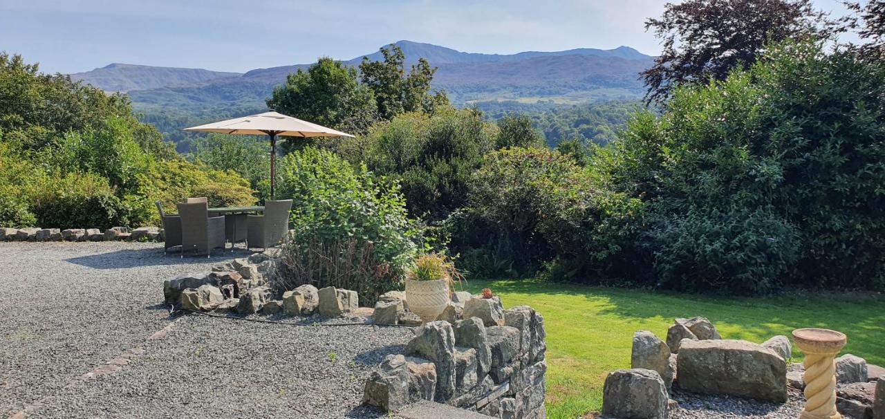 Large Mach Apartment At Pen Y Coed Hall Dolgellau Exteriör bild