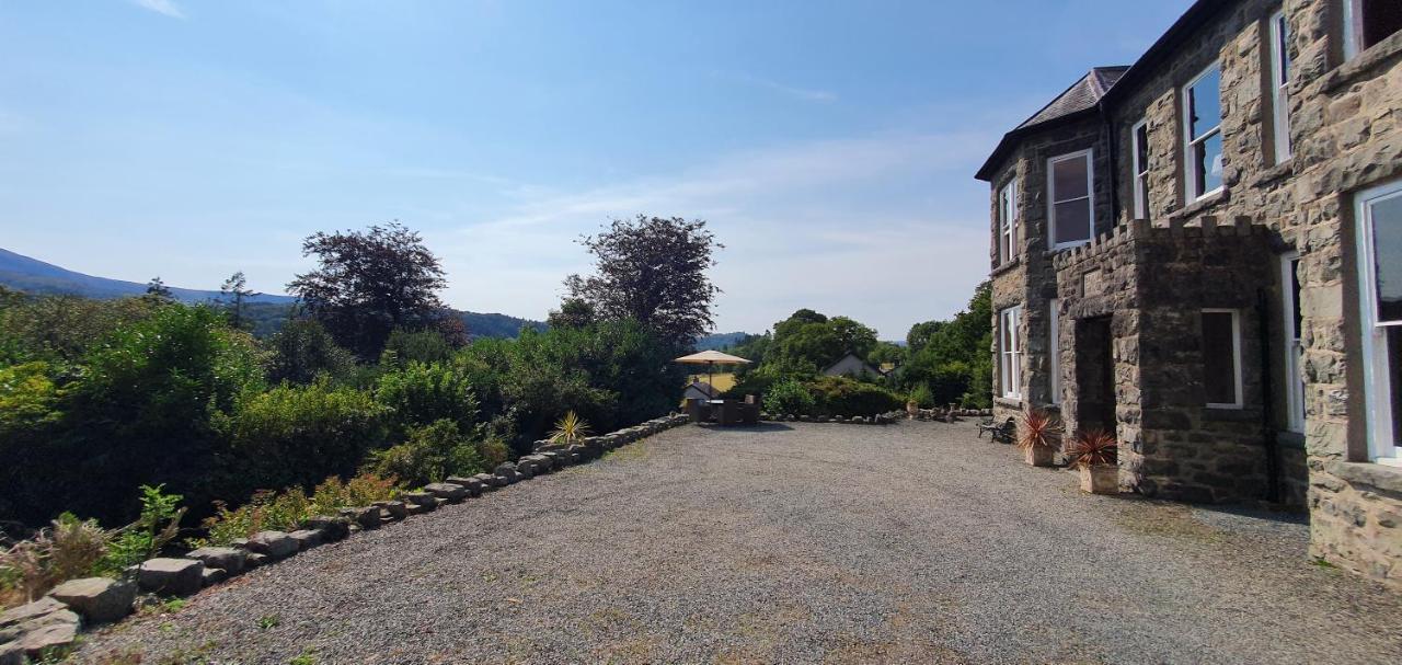 Large Mach Apartment At Pen Y Coed Hall Dolgellau Exteriör bild