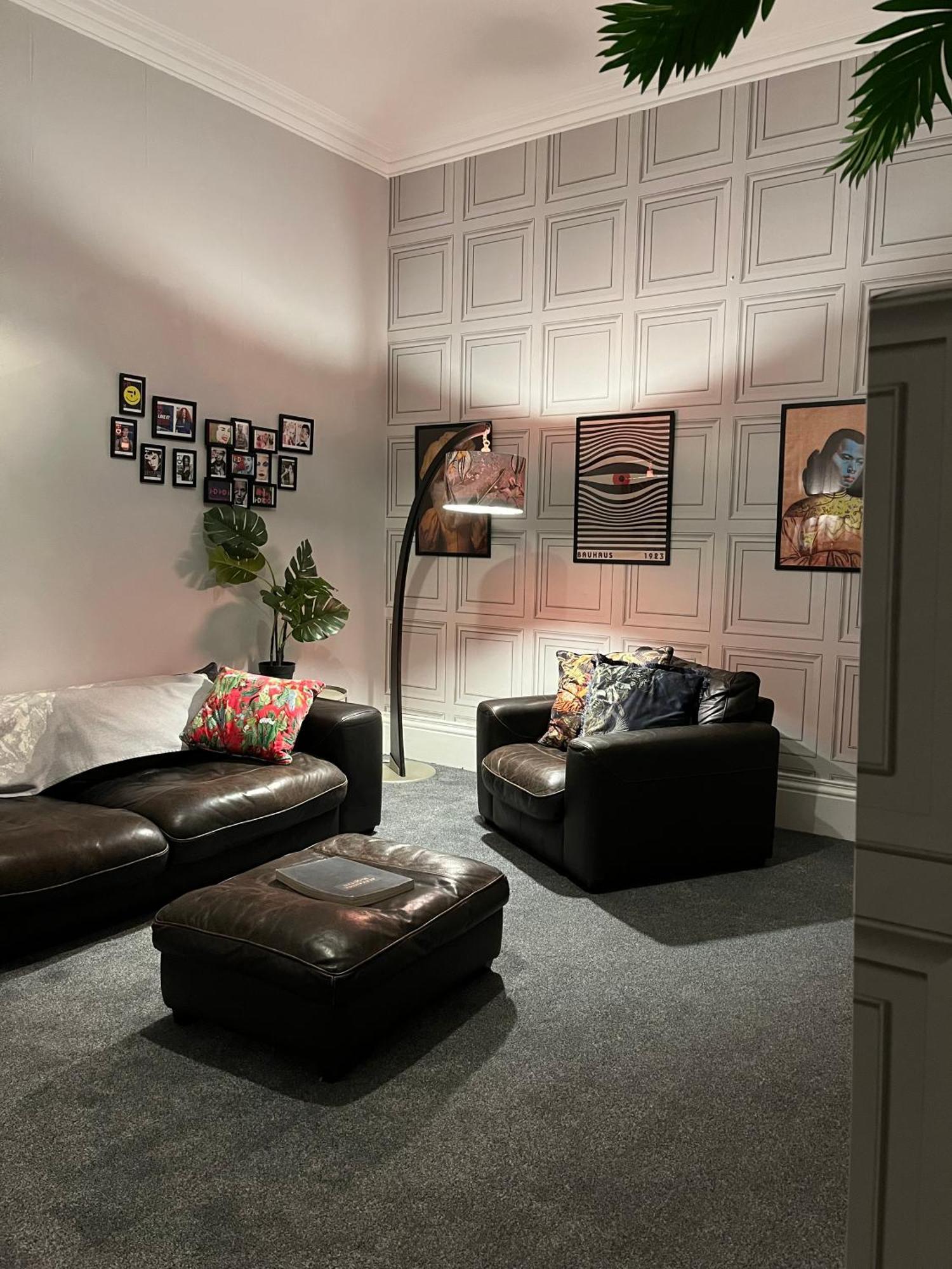 Large Mach Apartment At Pen Y Coed Hall Dolgellau Exteriör bild